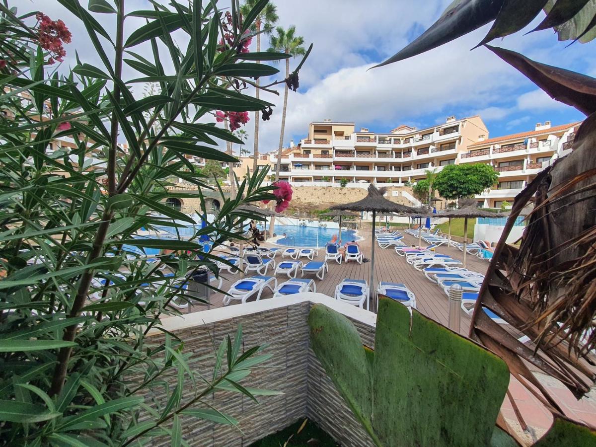 Brand New Apartment In Park Albatros With Pool View サンミゲル・デ・アボナ エクステリア 写真